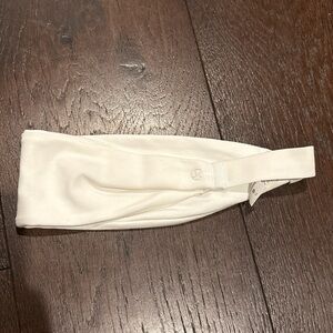 Lululemon Fringe Fighter White Headband
